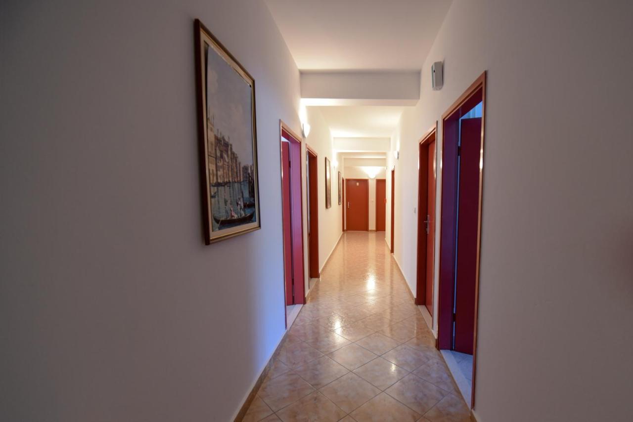 Restoran I Sobe Venezia Bed and Breakfast Hrvace Eksteriør billede